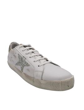 Sneaker con estrella blanco plata
