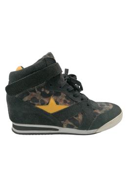 Sneaker Ash con estrella y grabado en animal print