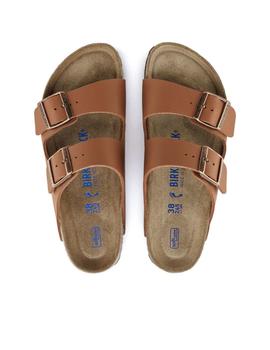 Sandalia Birkenstock Arizona en color cuero