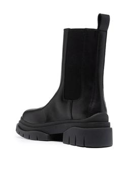 Botines Ash storm estilo chunky en negro