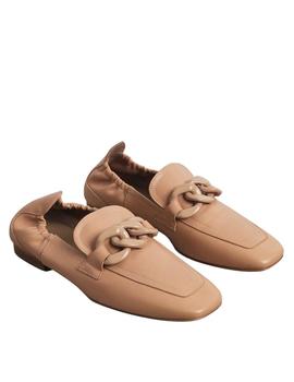 Mocasines con cadena en camel