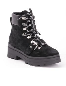 Botin Janet con cordones tipo trek negro