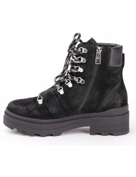 Botin Janet con cordones tipo trek negro