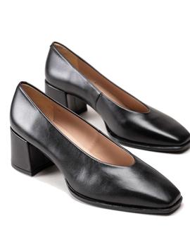 Zapato estilo salon de Unisa en negro