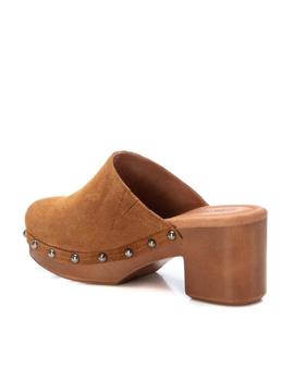 Zueco de Carmela para mujer en camel