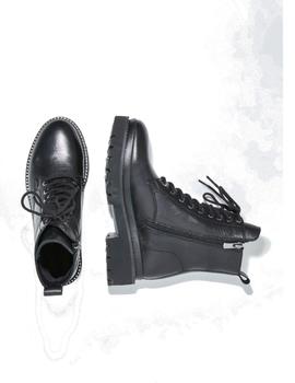 Bota estilo militar con cordones negra