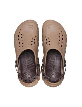 Zueco Crocs Echo latte estilo urbano