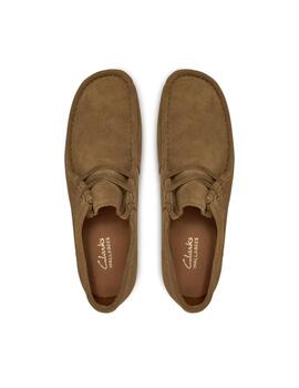Zapato de Clarks Wallabe dark sand hombre
